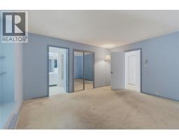 1376 Oliver St, Oak Bay, BC V8S4W9 Photo 17
