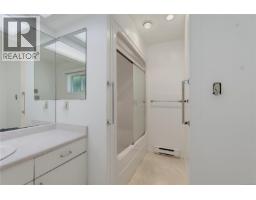1376 Oliver St, Oak Bay, BC V8S4W9 Photo 19
