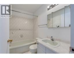 1376 Oliver St, Oak Bay, BC V8S4W9 Photo 22