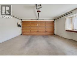 1376 Oliver St, Oak Bay, BC V8S4W9 Photo 26