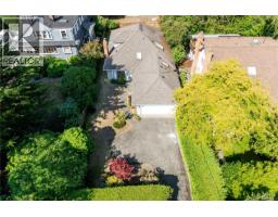 1376 Oliver St, Oak Bay, BC V8S4W9 Photo 27