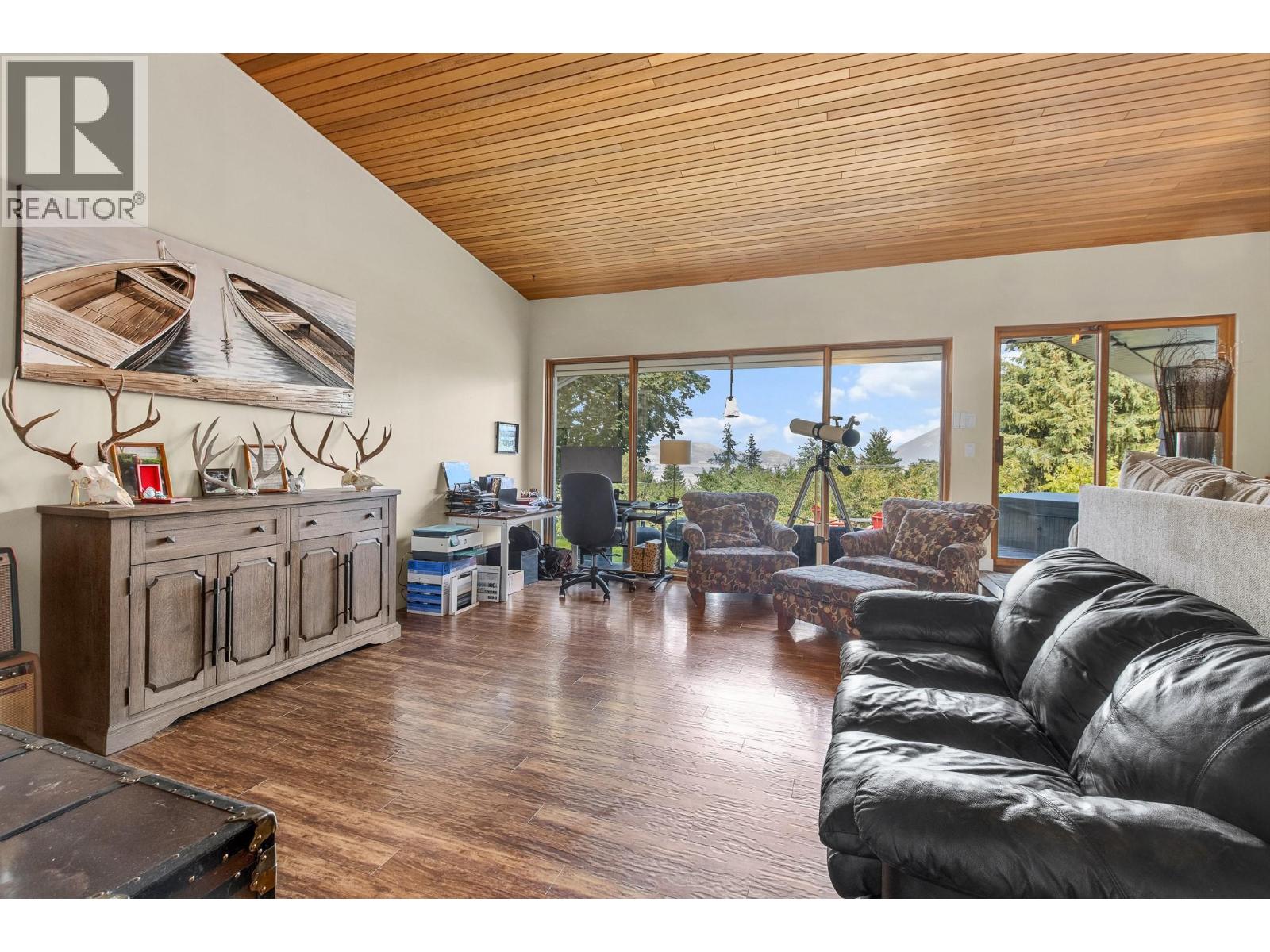 1281 15 Street SE, Salmon Arm