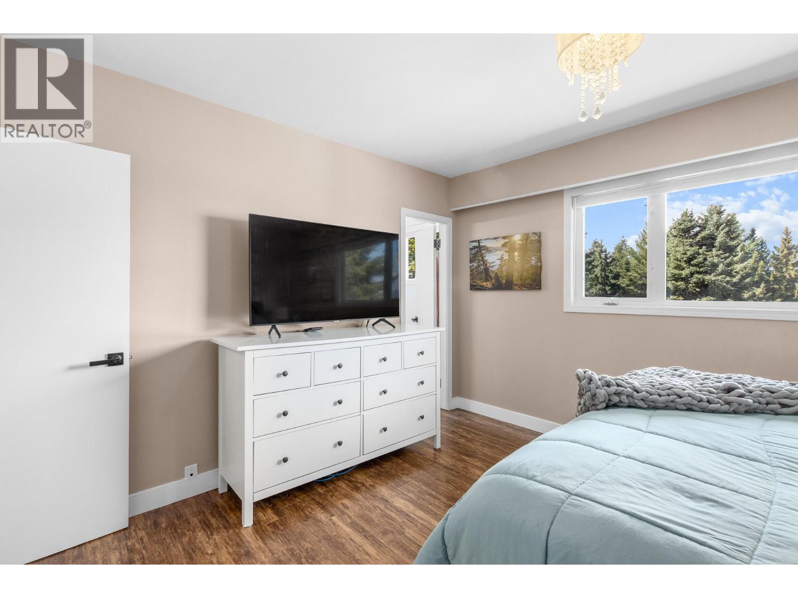 1281 15 Street SE, Salmon Arm
