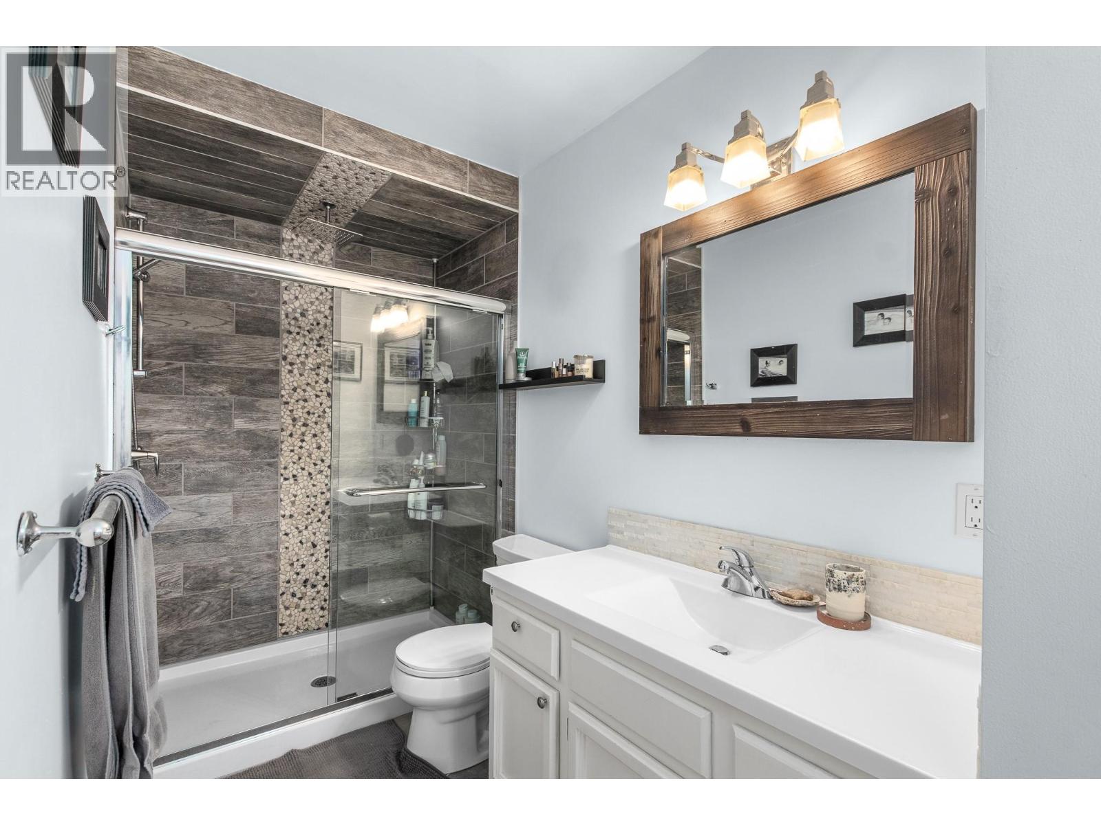 1281 15 Street SE, Salmon Arm