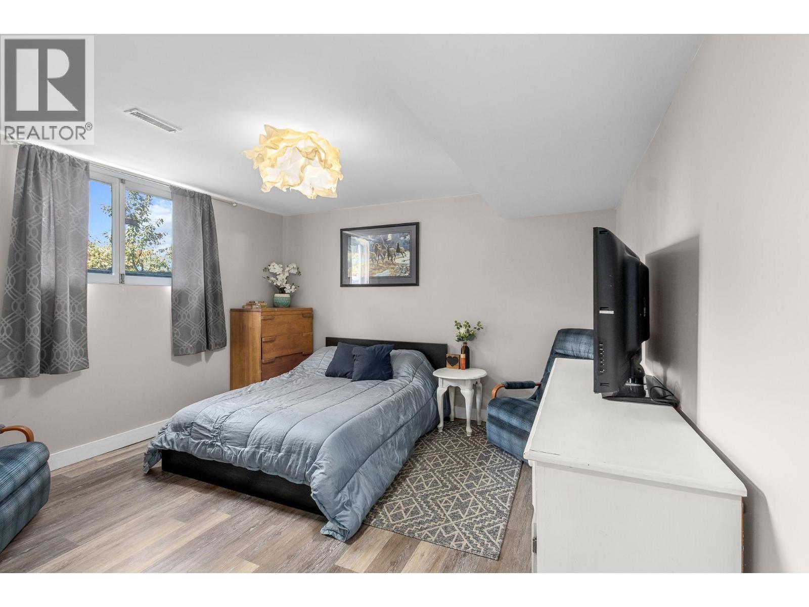 1281 15 Street SE, Salmon Arm