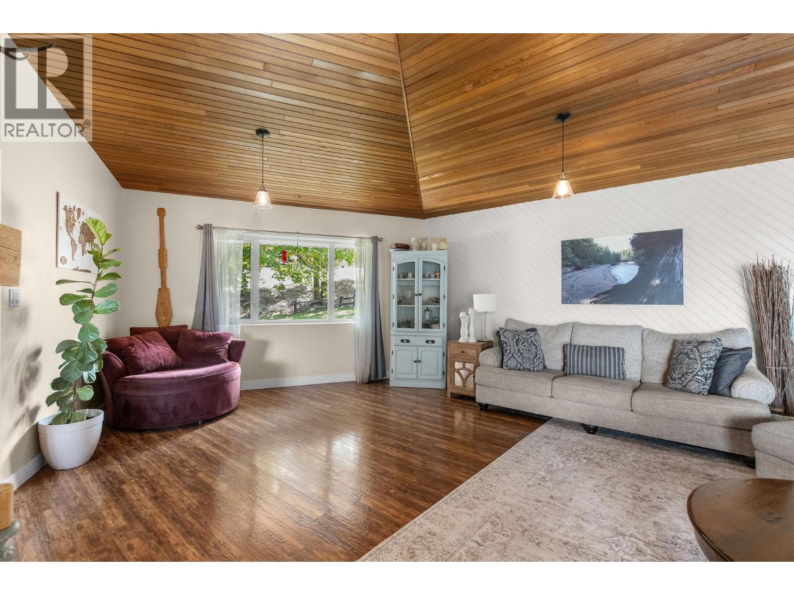 1281 15 Street SE, Salmon Arm