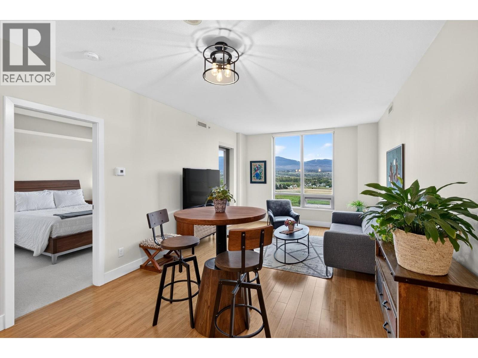 1003 2040 Springfield Road, Kelowna