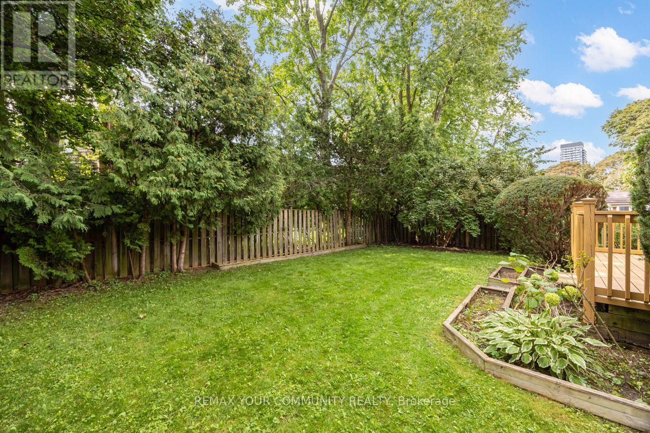 31 CLOVERCREST ROAD - 49