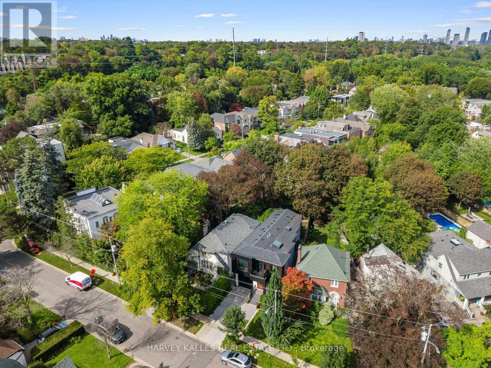 4 DOUGLAS CRESCENT - Image 35