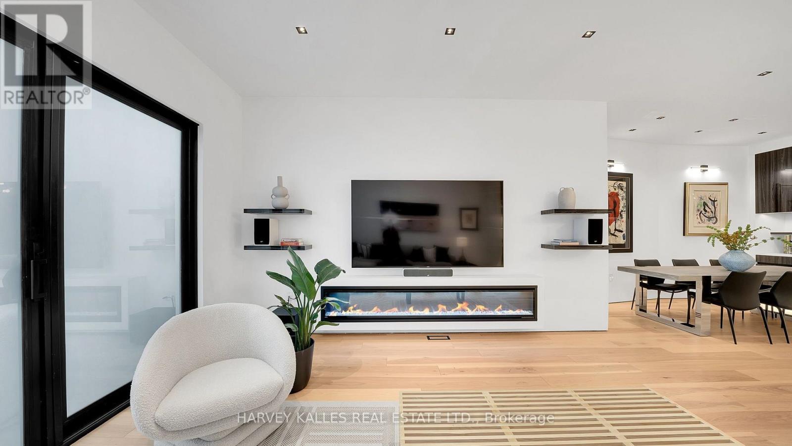 4 DOUGLAS CRESCENT - 9