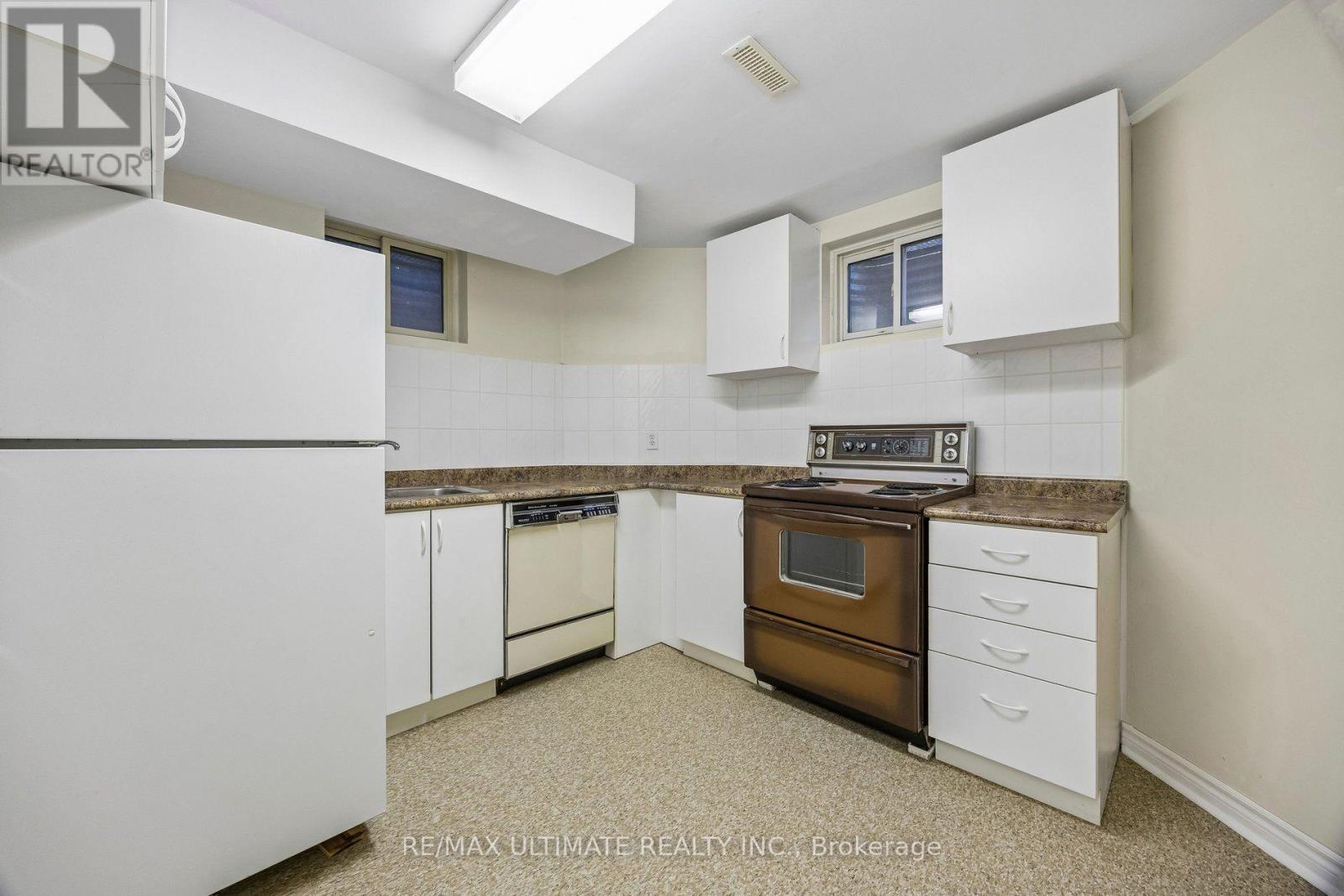 32 SADDLETREE DRIVE - Image 37