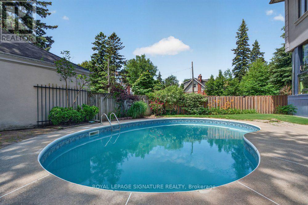 32 CLIFFCREST DRIVE - 50
