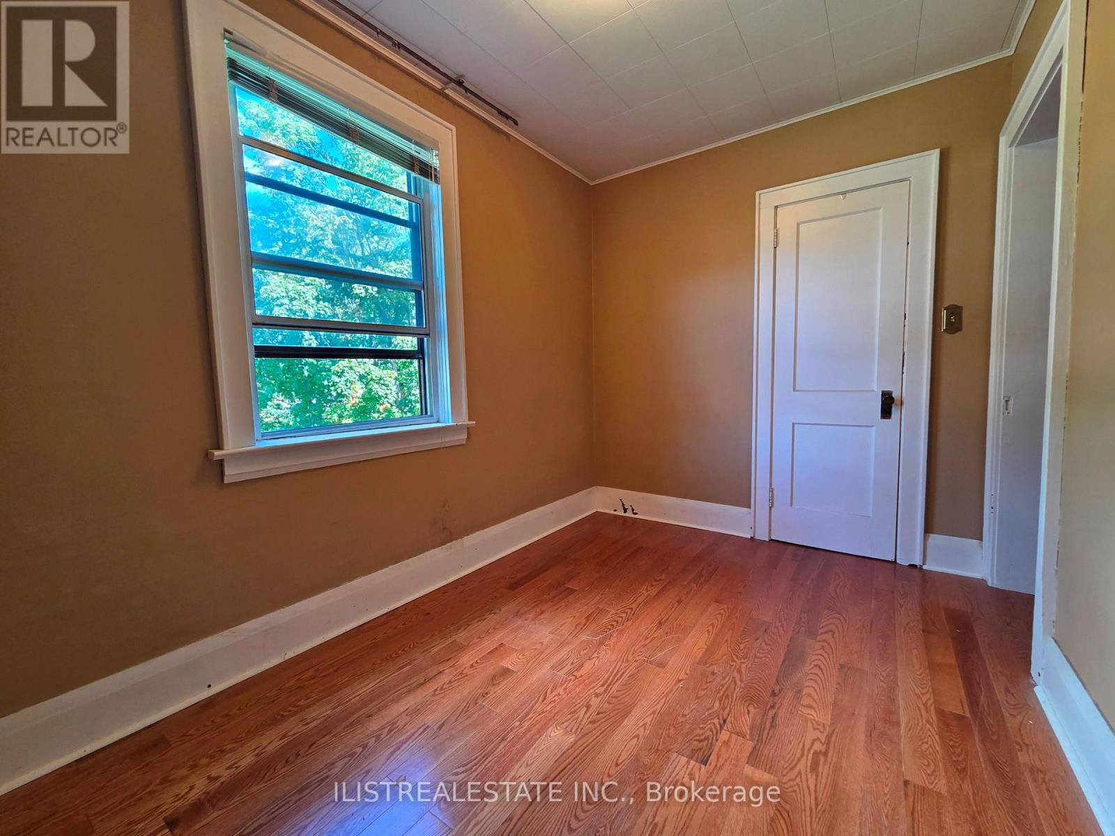 213 BLANTYRE AVENUE - 10