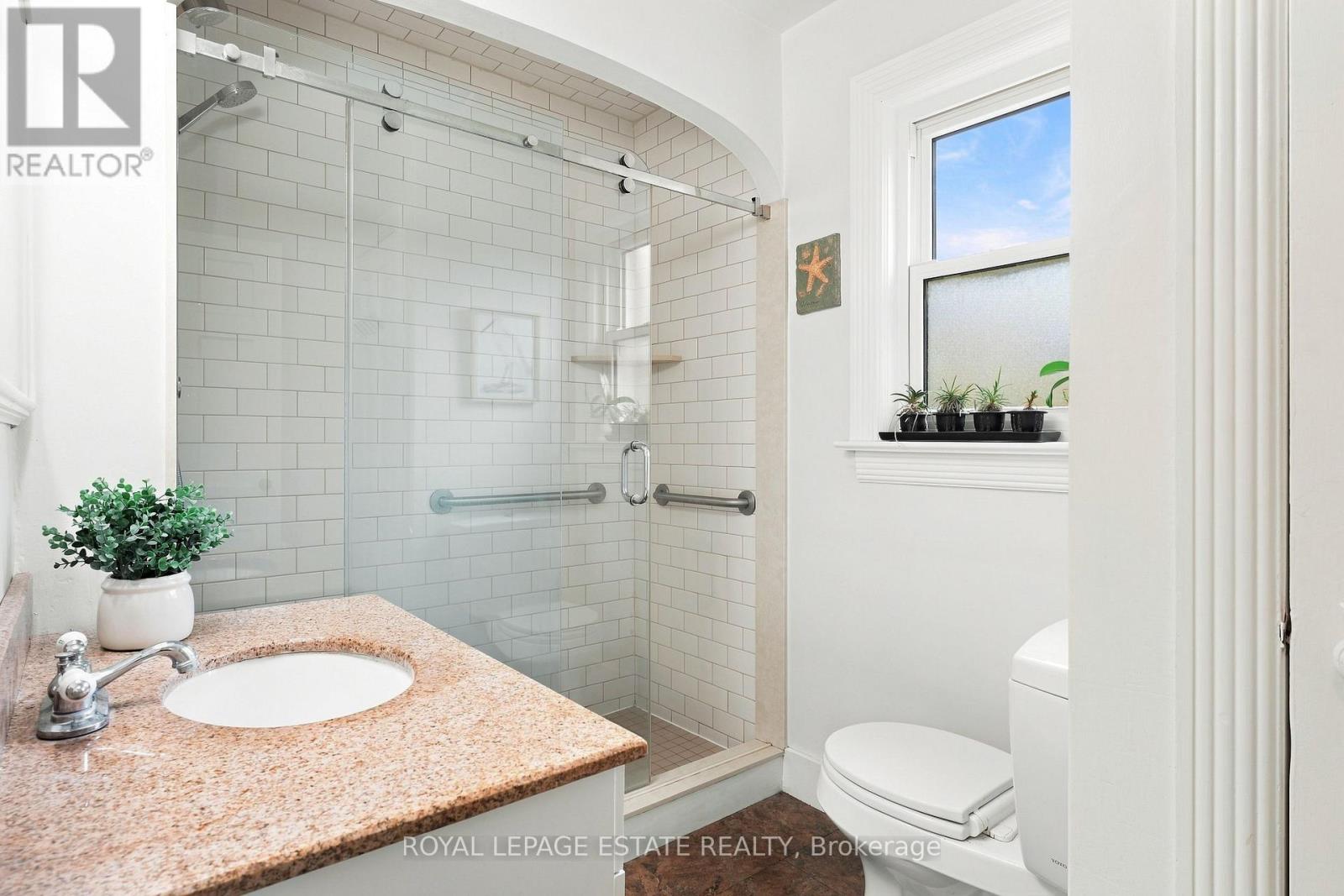 72 MANDERLEY DRIVE - 14