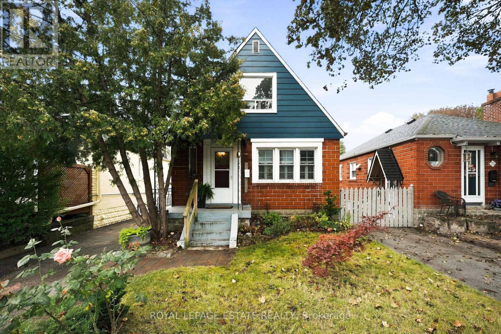 72 MANDERLEY DRIVE - 27