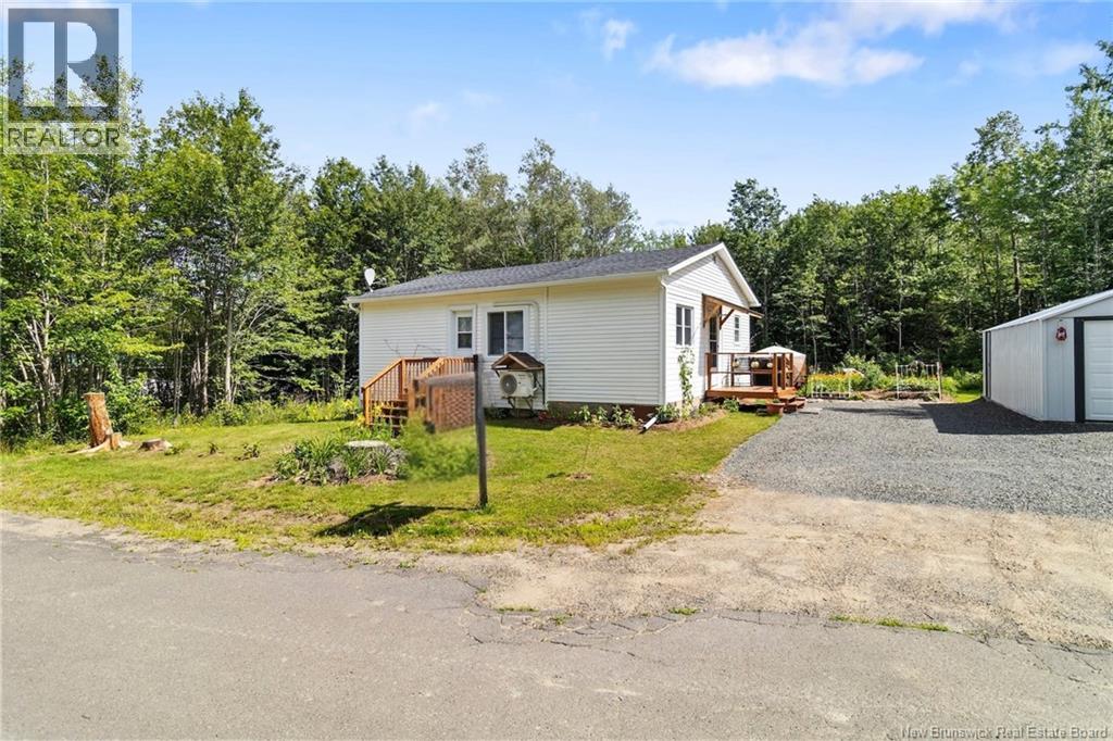 23 Oak Street, Minto — photo 3