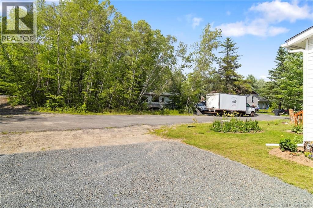 23 Oak Street - Image 34