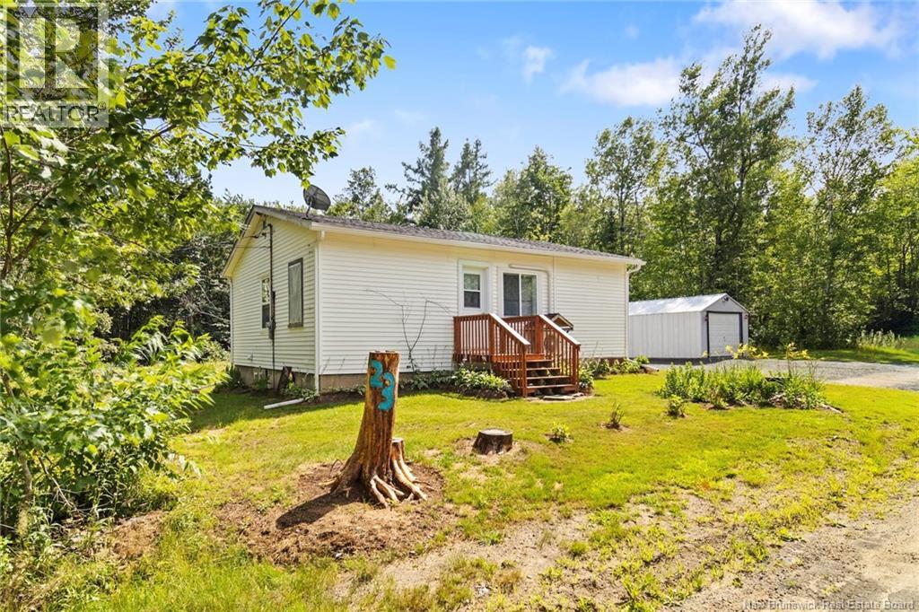 23 Oak Street, Minto — photo 2