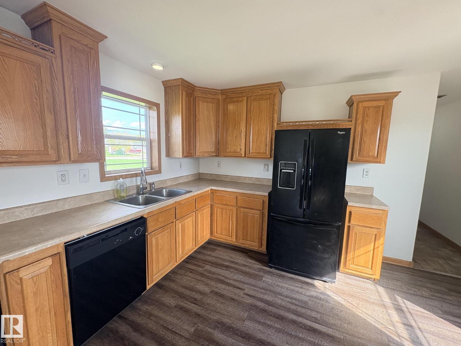 4905 50 ST - Image 17