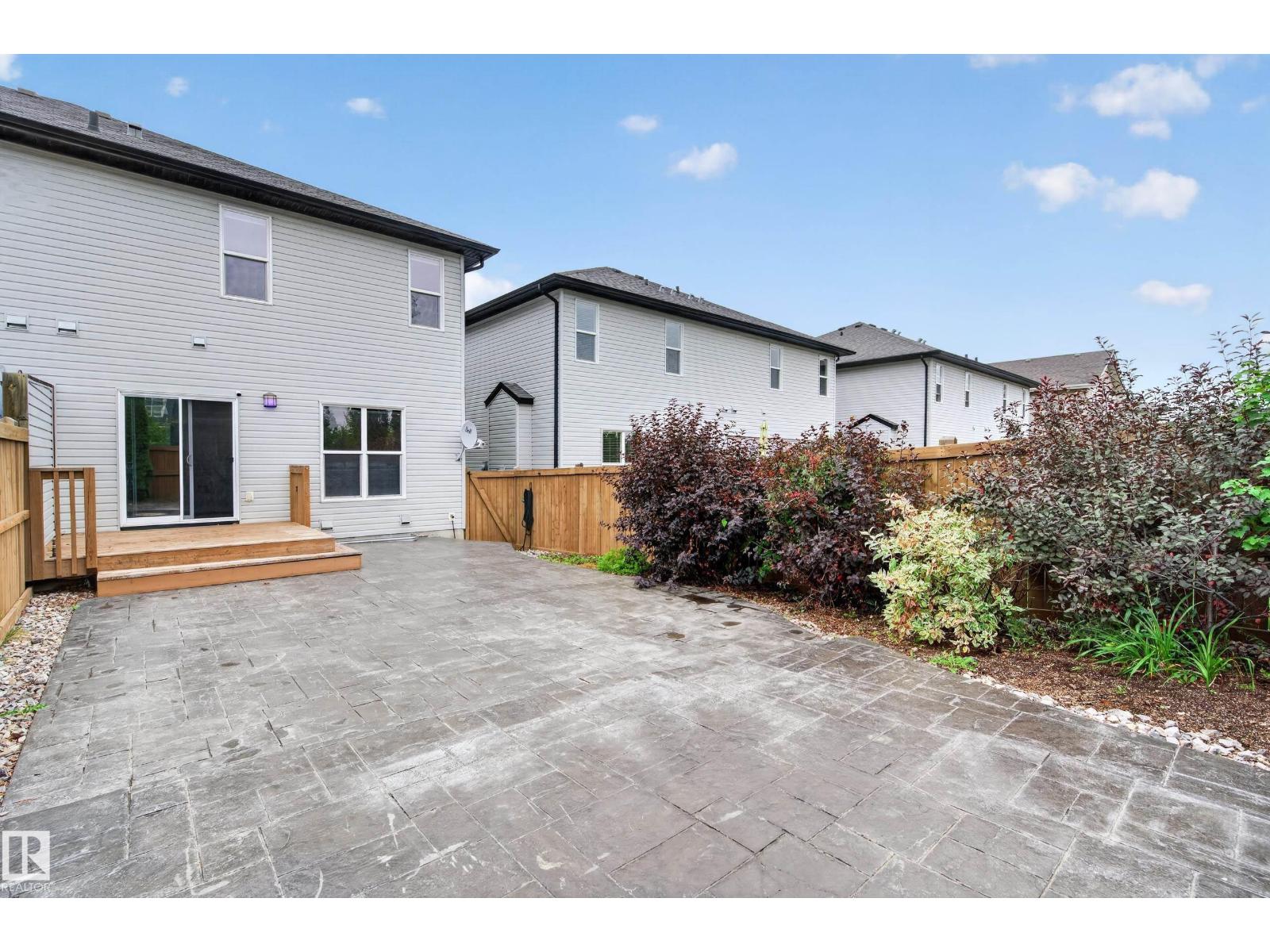 5421 167A AV NW - 52