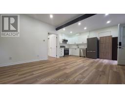 2 - 9 Metropolitan Crescent, Georgina, ON L4P1V4 Photo 6