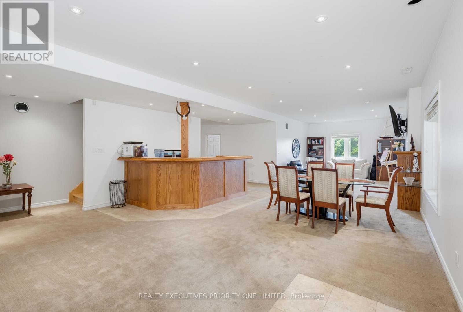 202 JOHN STREET W - Image 24