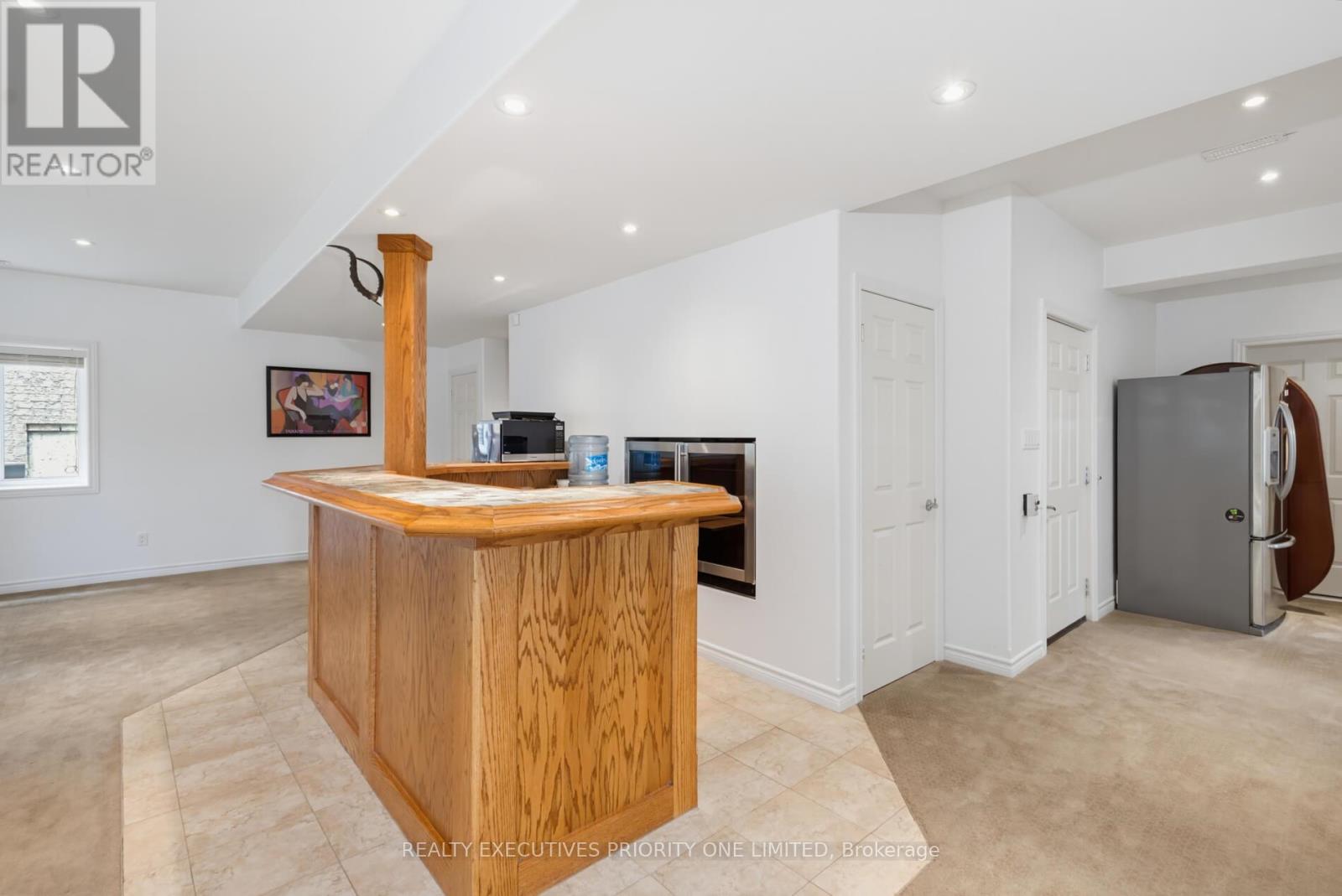 202 JOHN STREET W - Image 28