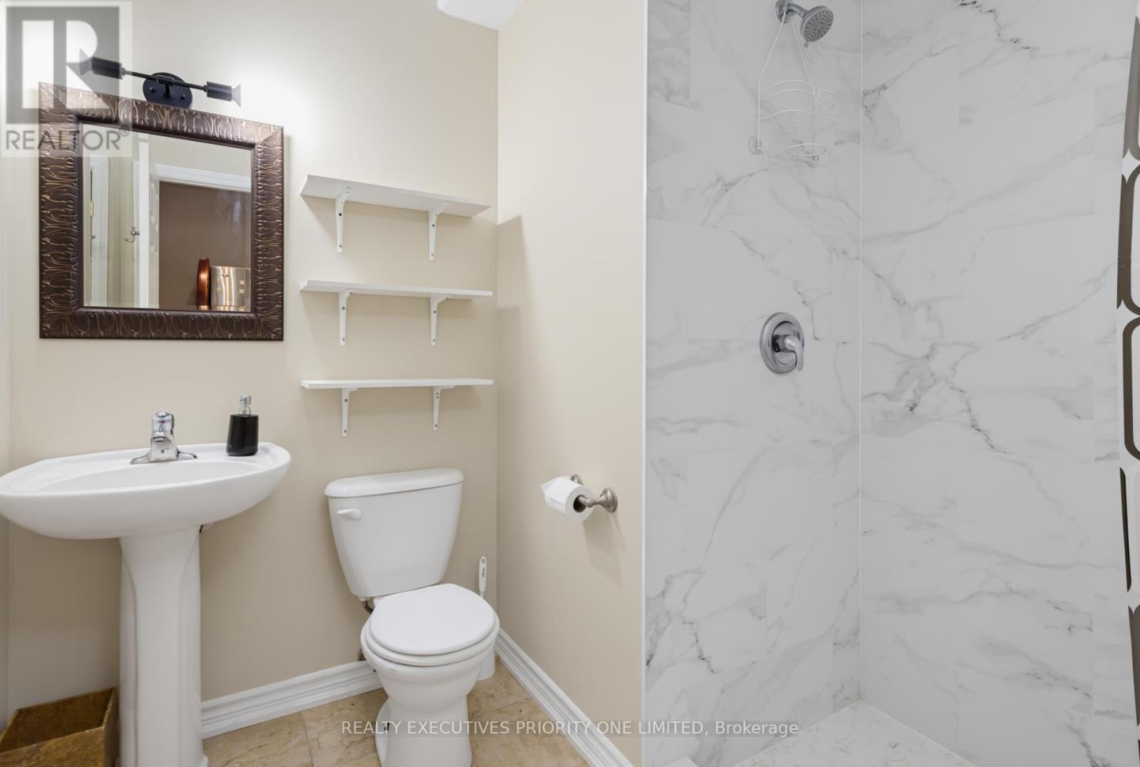 202 JOHN STREET W - Image 30