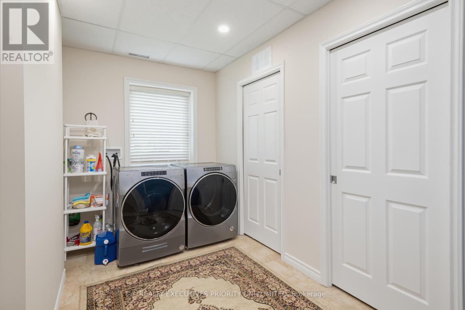 202 JOHN STREET W - Image 31