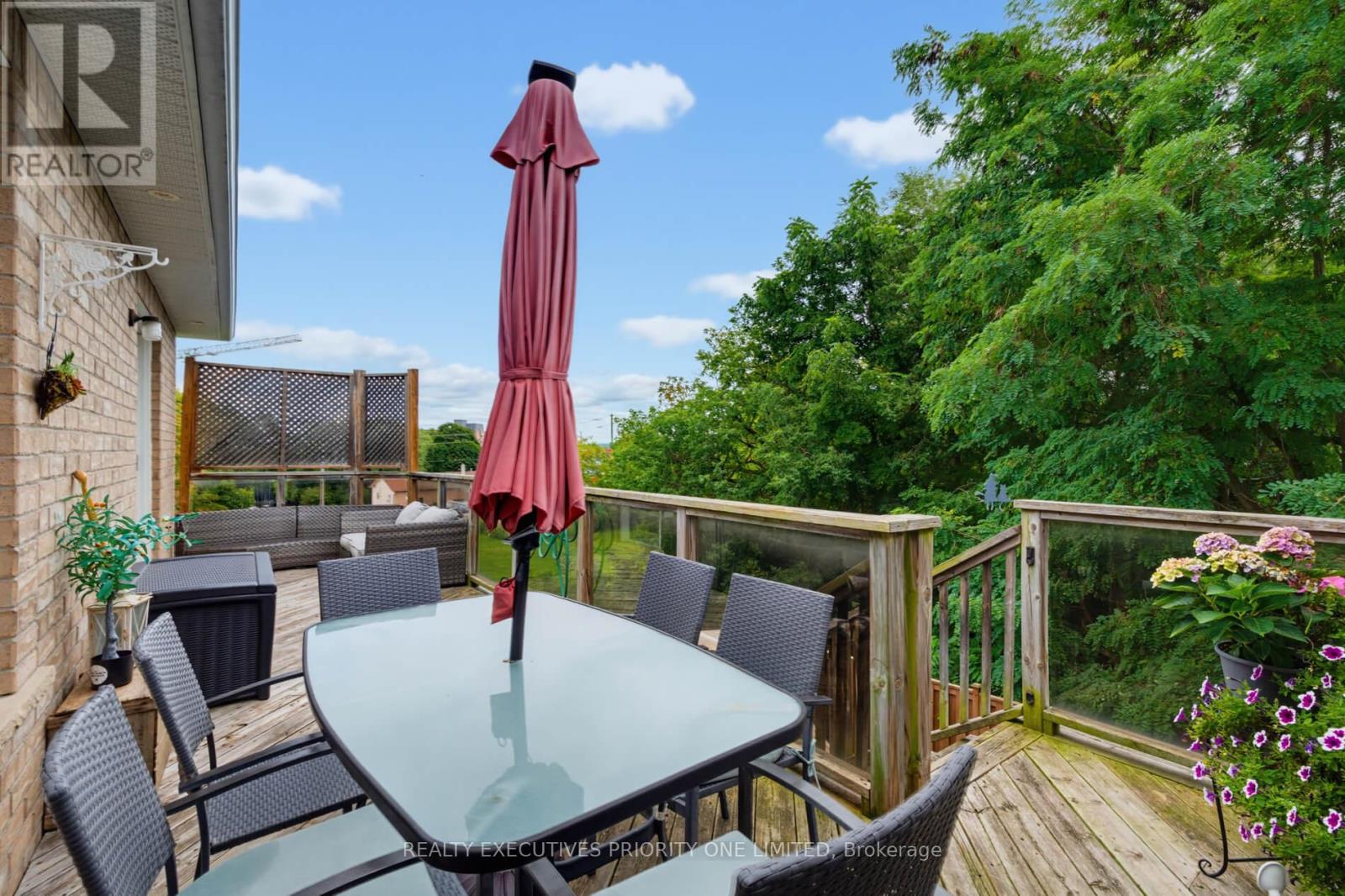 202 JOHN STREET W - Image 35