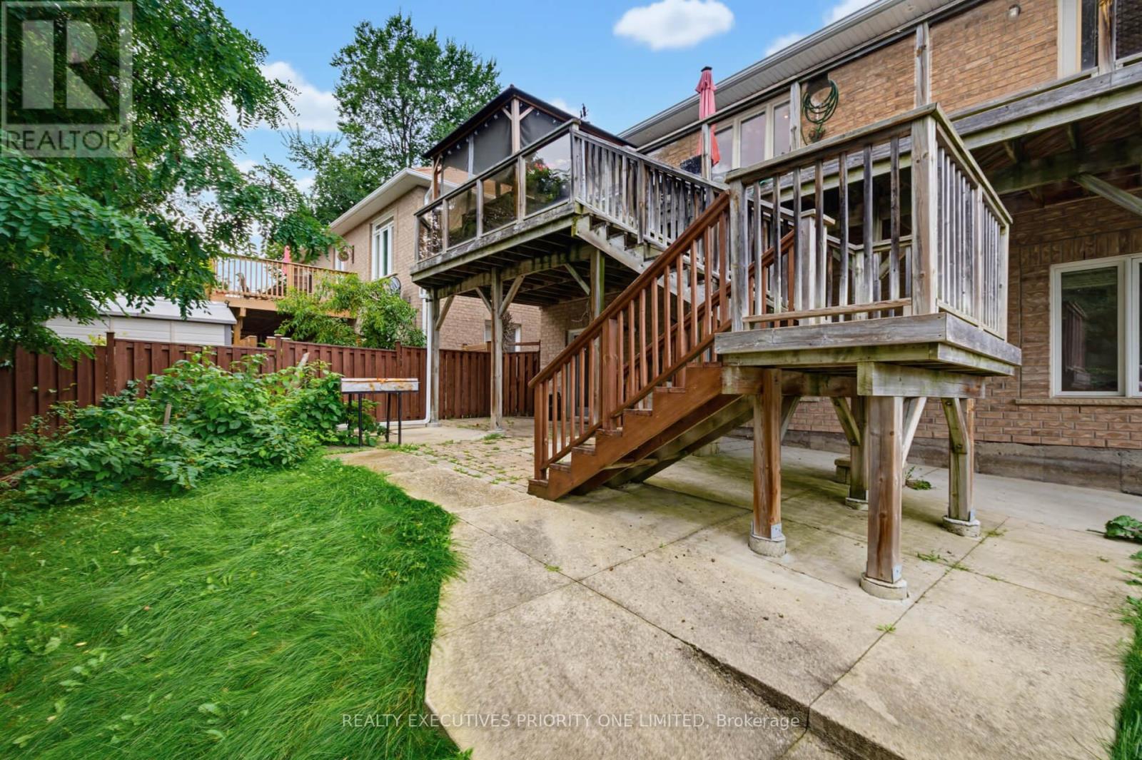202 JOHN STREET W - Image 37