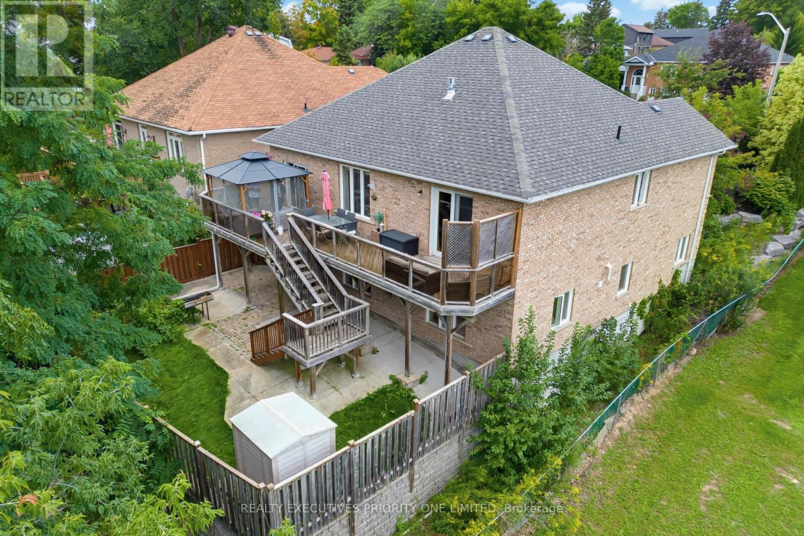 202 JOHN STREET W - Image 38