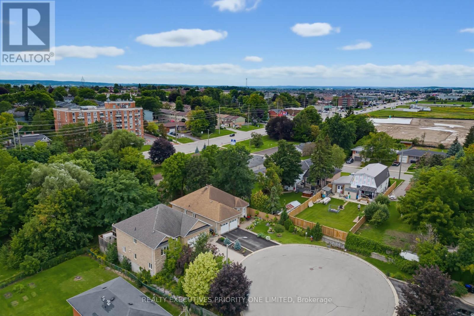 202 JOHN STREET W - Image 39