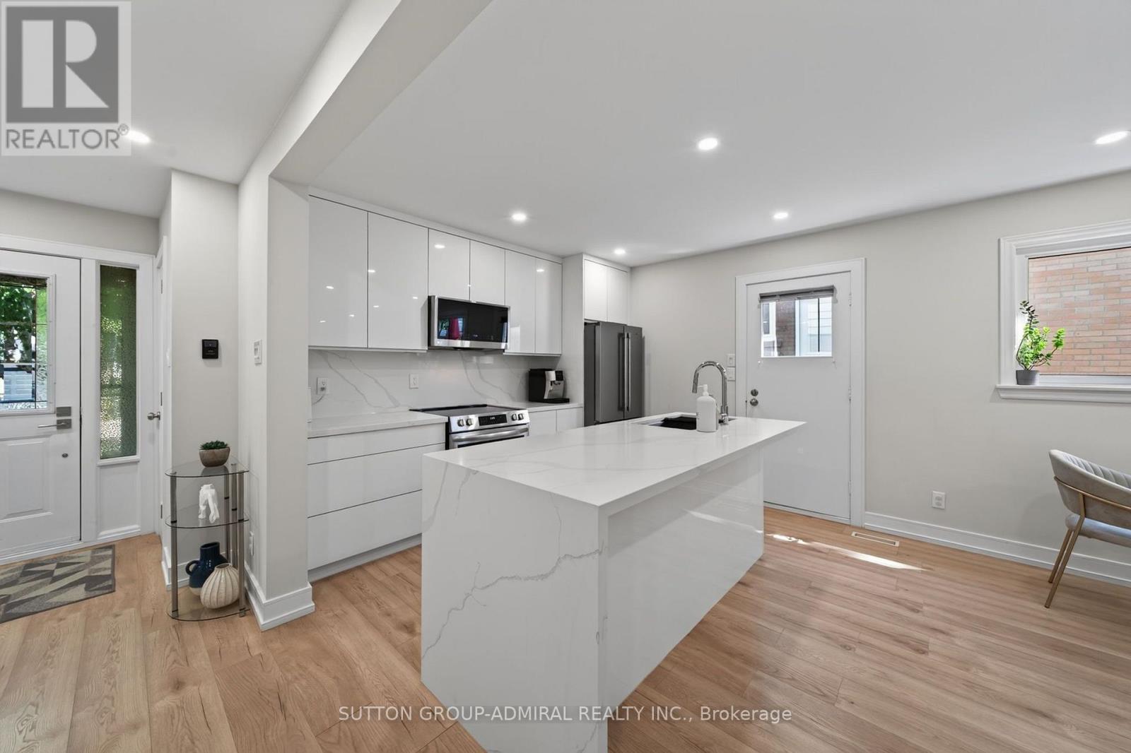 770 PAM CRESCENT - 5