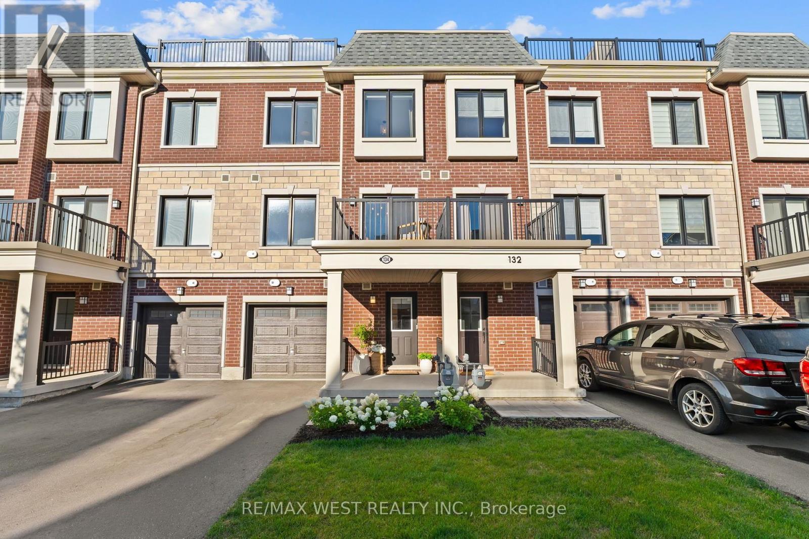 134 COVINGTON CRESCENT - 1