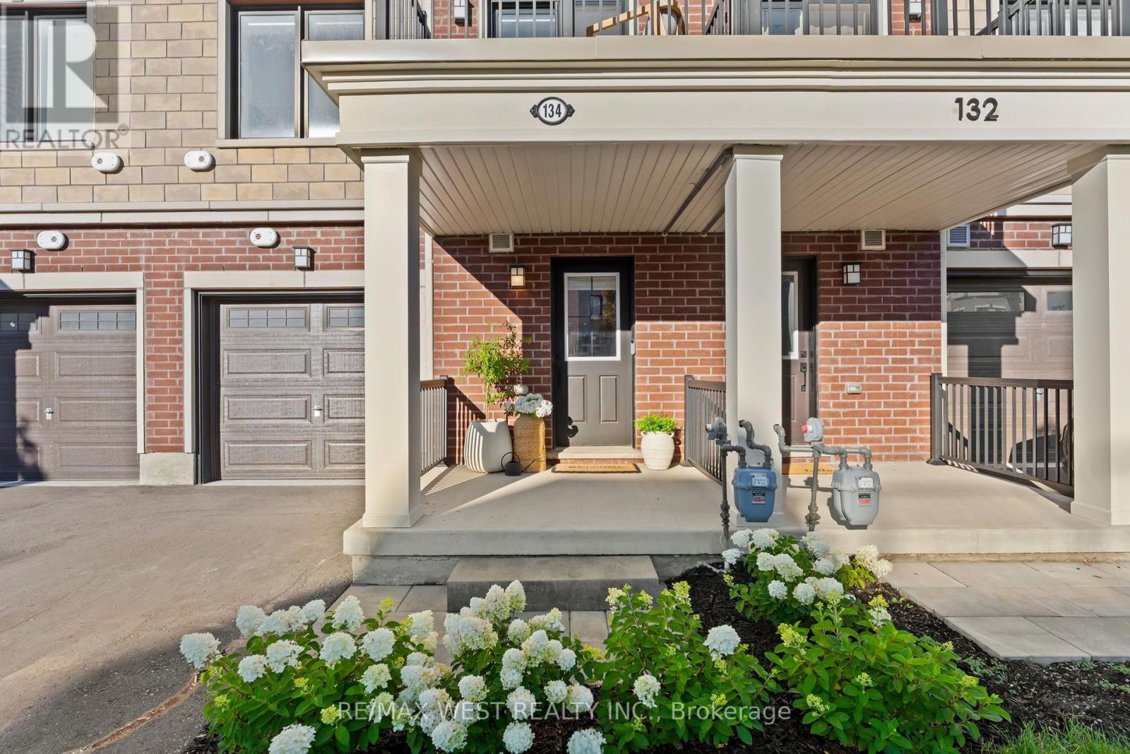 134 COVINGTON CRESCENT - 2