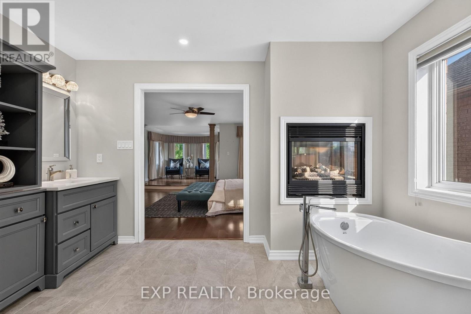 735 FOXCROFT BOULEVARD - Image 33