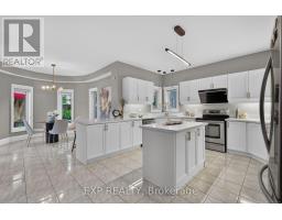 735 Foxcroft Boulevard, Newmarket, ON L3X1N1 Photo 13
