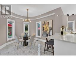 735 Foxcroft Boulevard, Newmarket, ON L3X1N1 Photo 16