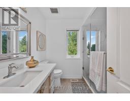 735 Foxcroft Boulevard, Newmarket, ON L3X1N1 Photo 27