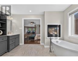 735 Foxcroft Boulevard, Newmarket, ON L3X1N1 Photo 33