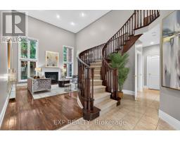 Bedroom 3 - 735 Foxcroft Boulevard, Newmarket, ON L3X1N1 Photo 9