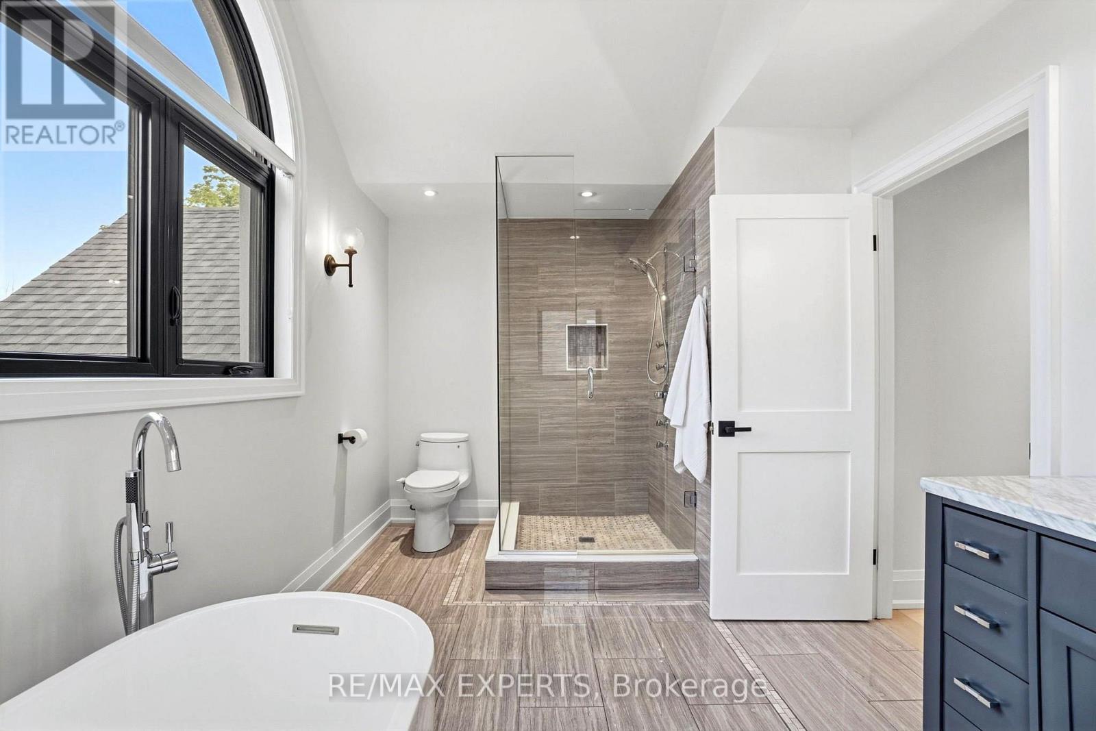 8 BRENT ROAD - Image 30