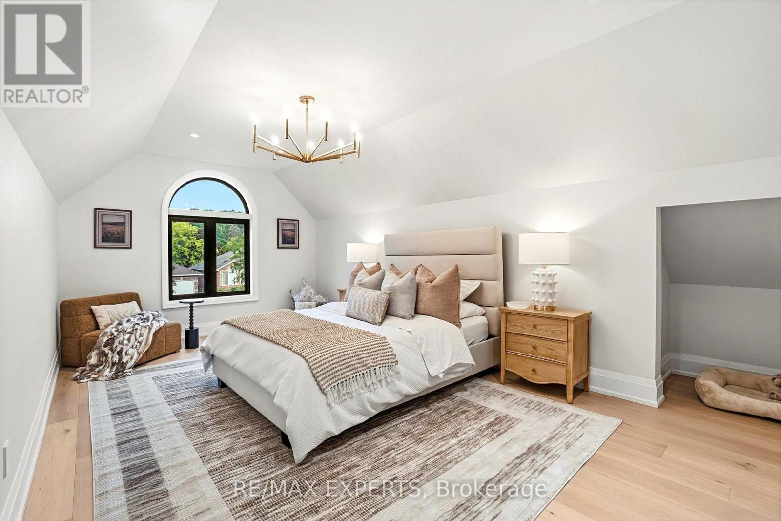 8 BRENT ROAD - Image 31