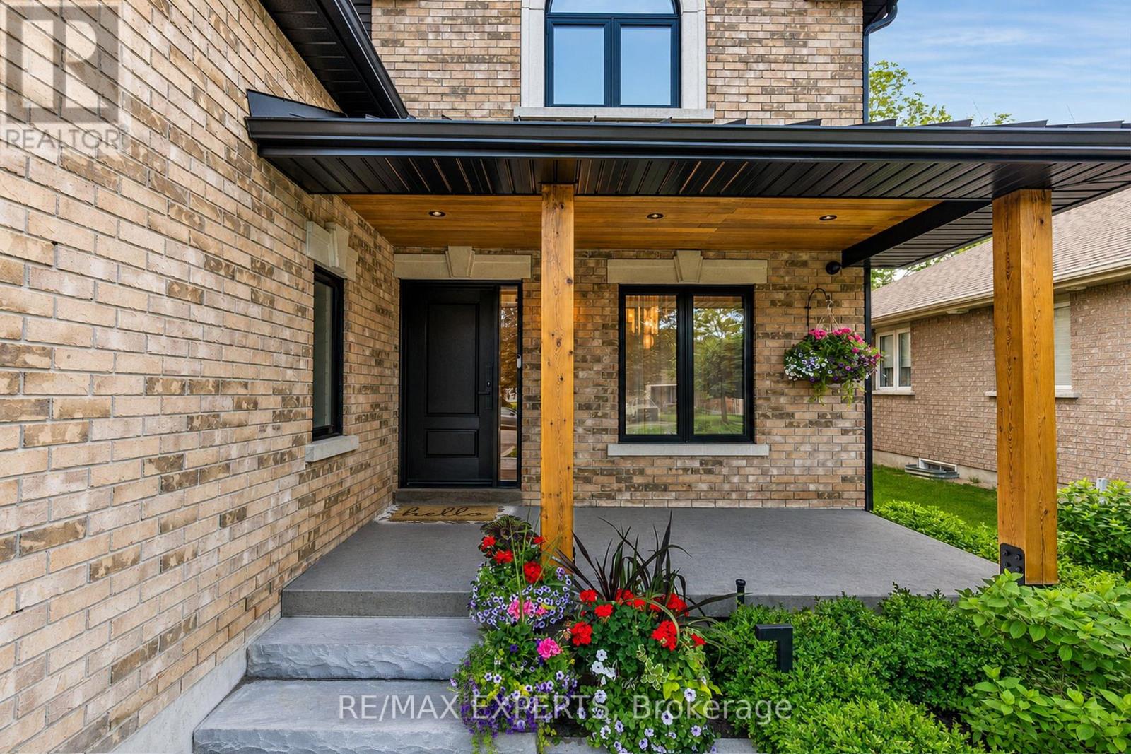 8 BRENT ROAD, East Gwillimbury (Holland Landing) — photo 6