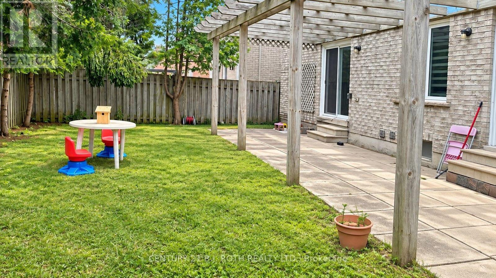 509 GROVE STREET E - Image 14