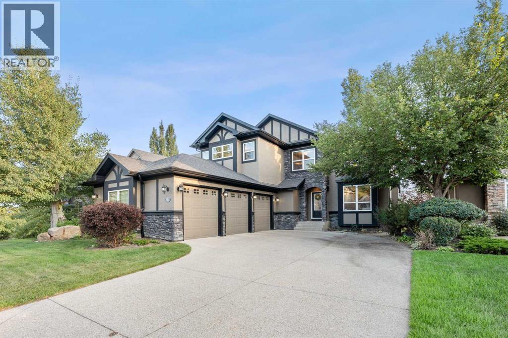 51 Discovery Ridge Mount SW, Calgary, Alberta, T3H5G2