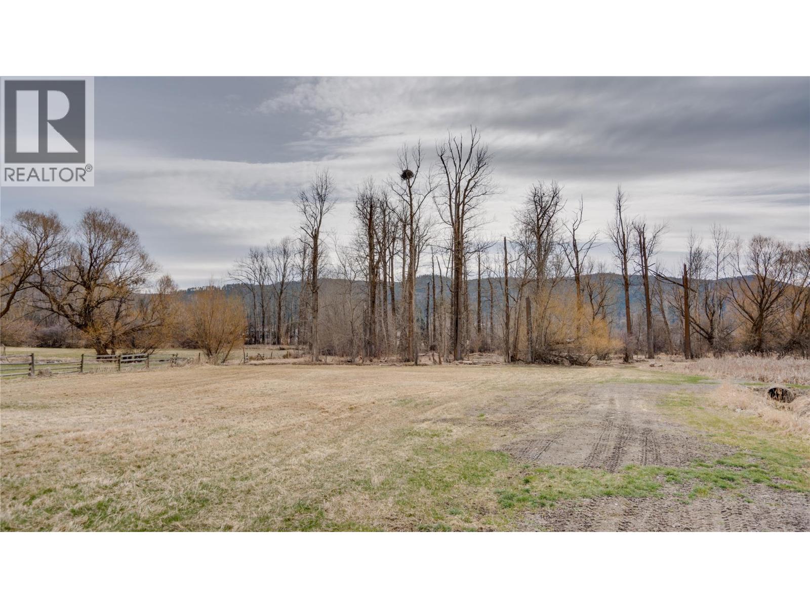 6524 Highway 6, Coldstream