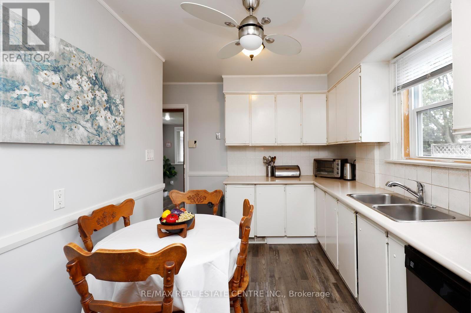 354 MARTIN STREET SE - 12
