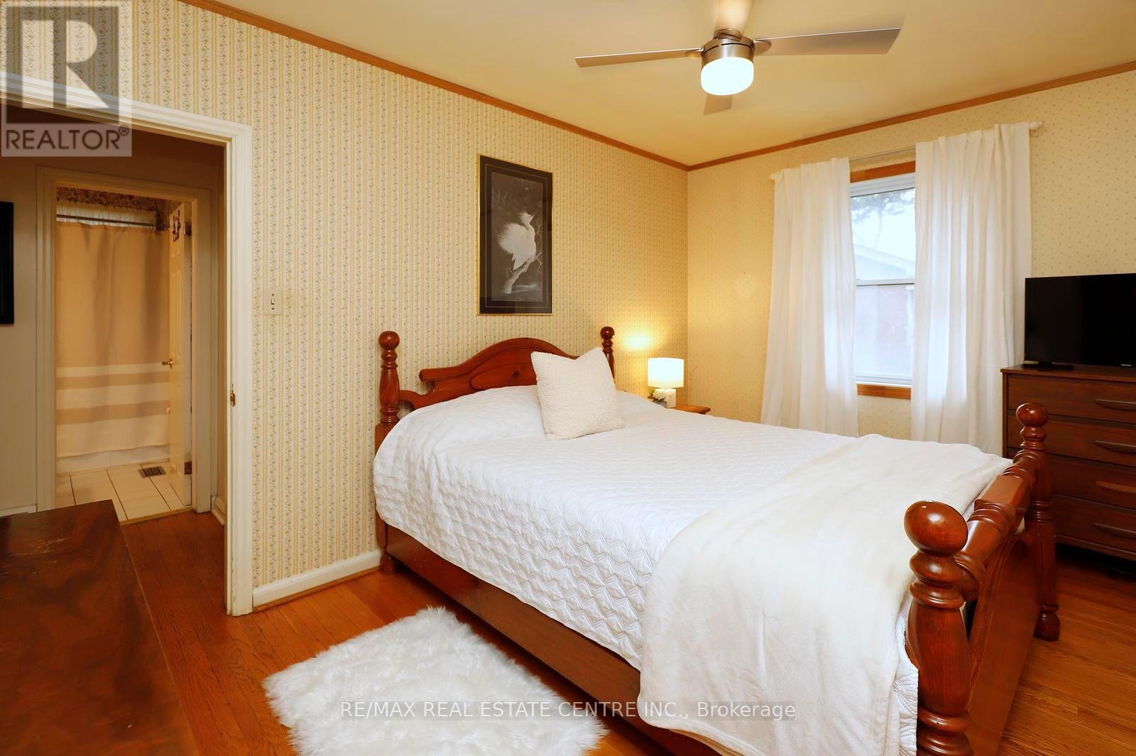 354 MARTIN STREET SE - 17